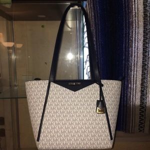Michael Kors tote and wallet set